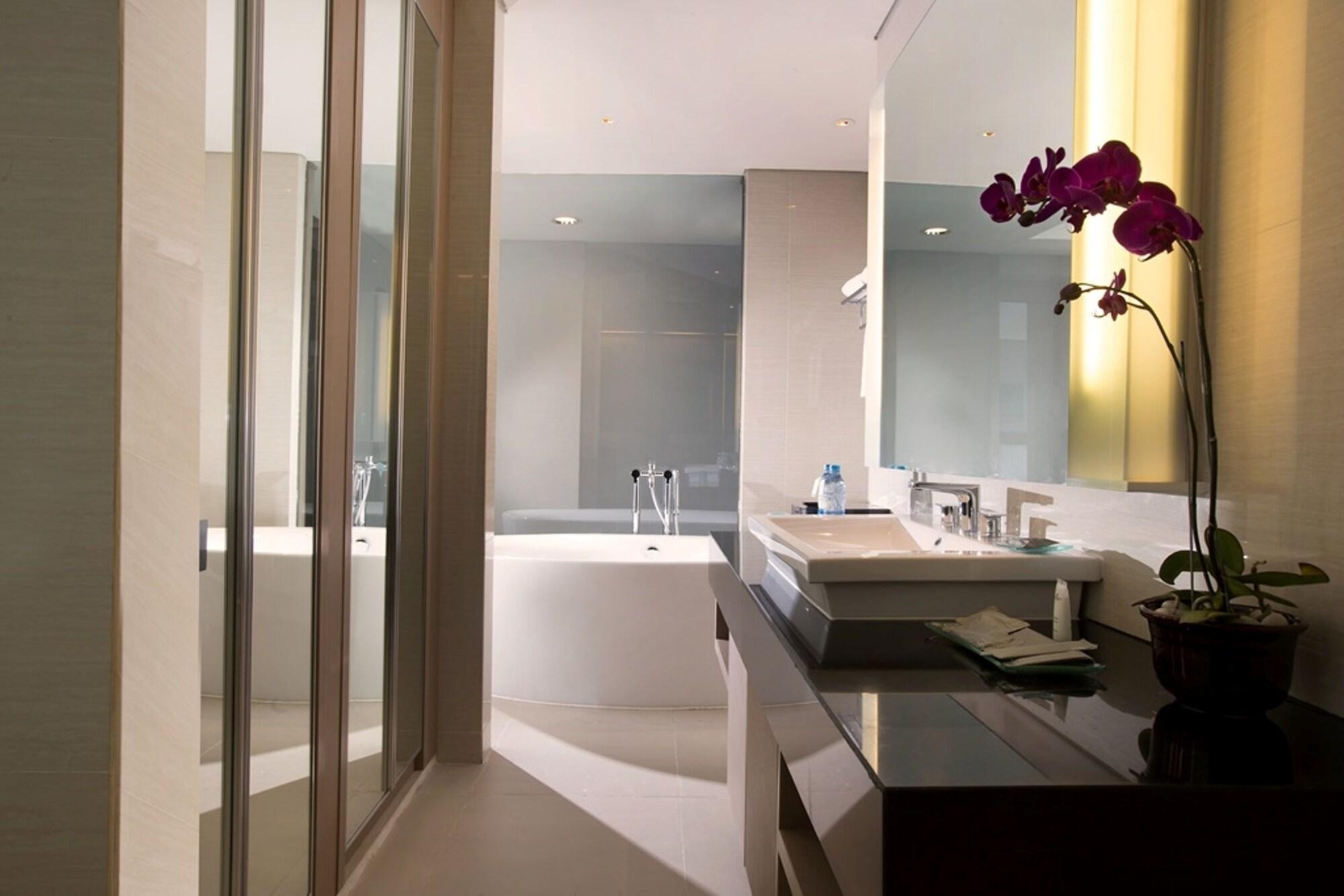 Hotel Santika Premiere Hayam Wuruk Jakarta Exterior photo