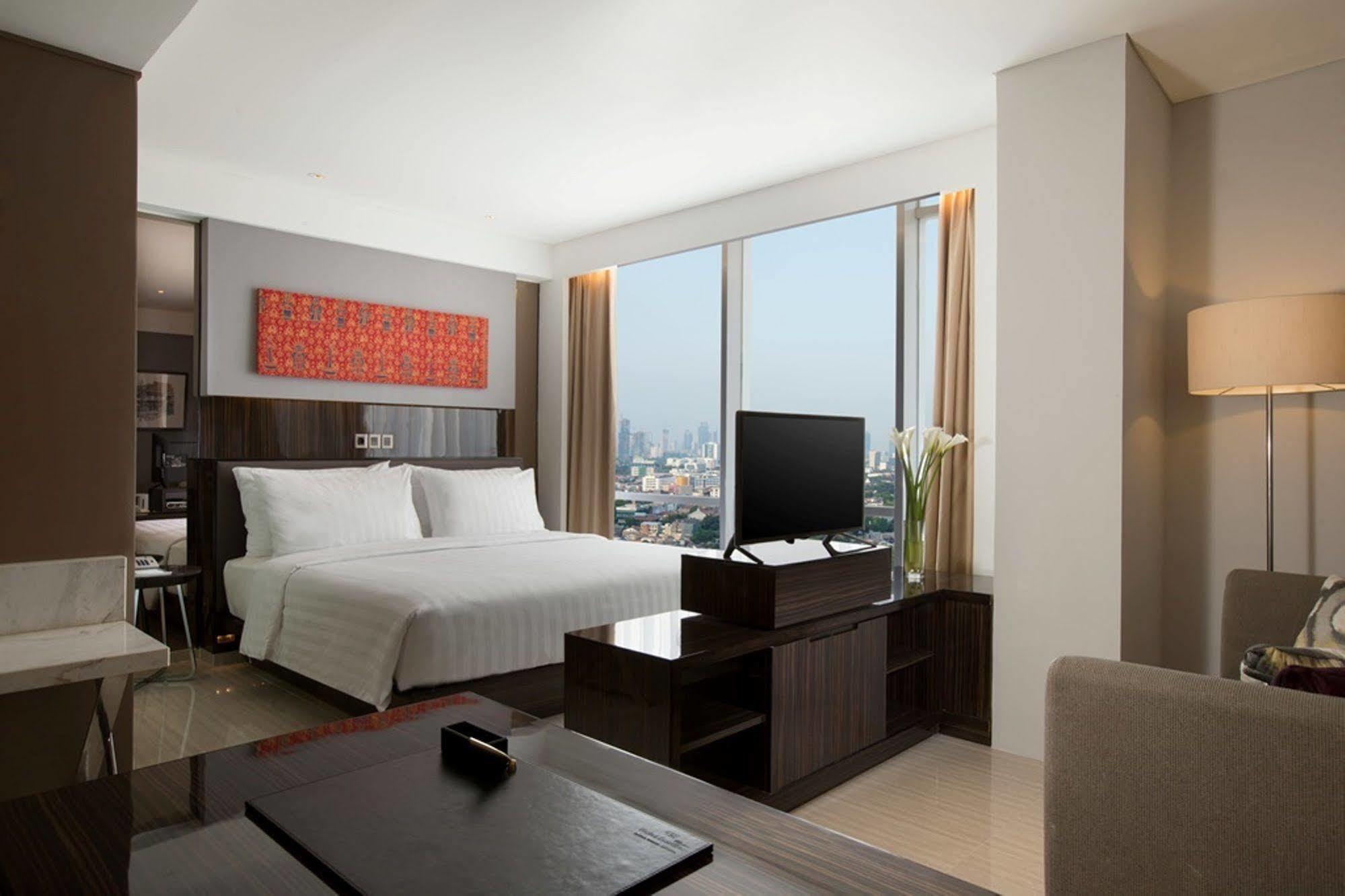 Hotel Santika Premiere Hayam Wuruk Jakarta Exterior photo